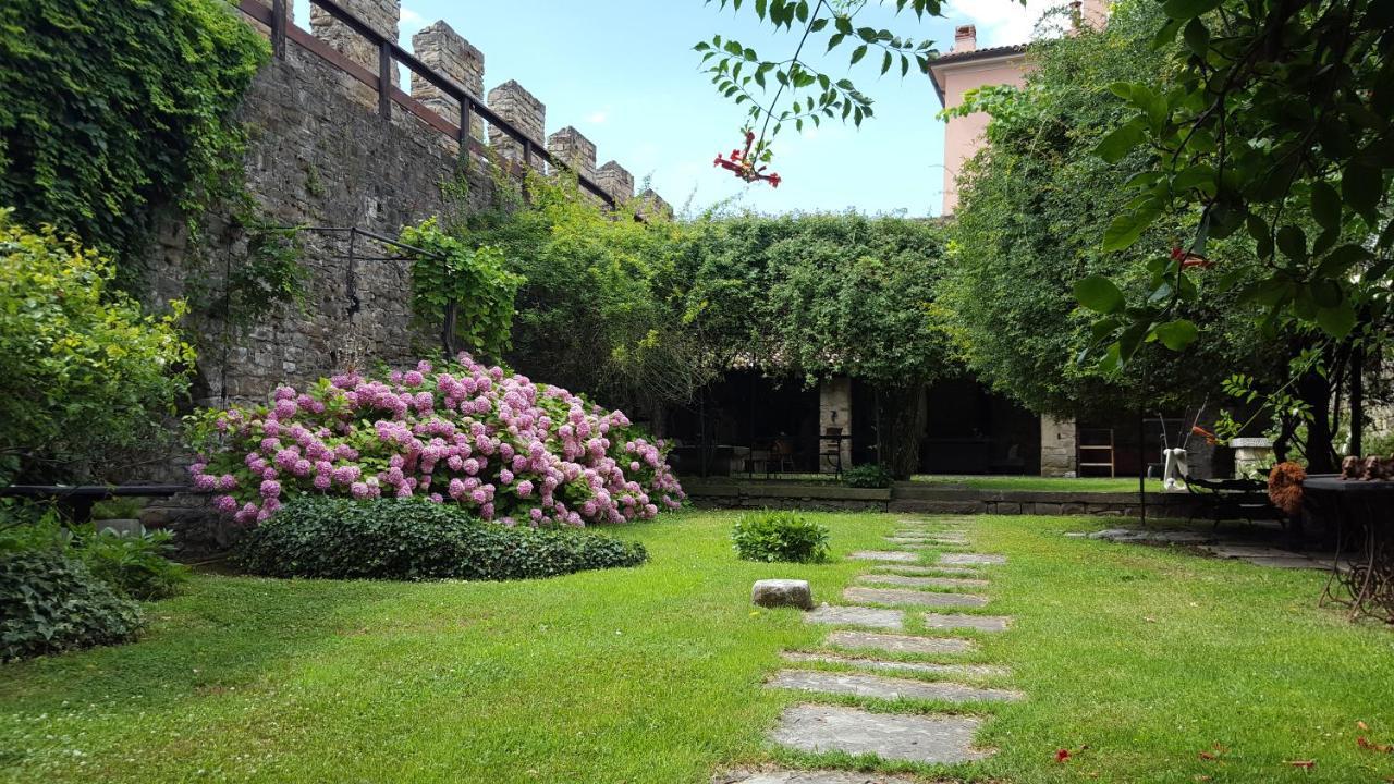 Castello Di Muggia Bed & Breakfast Exterior photo