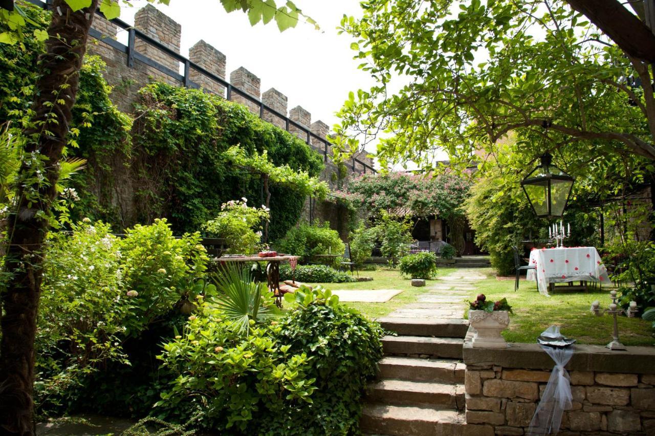 Castello Di Muggia Bed & Breakfast Exterior photo